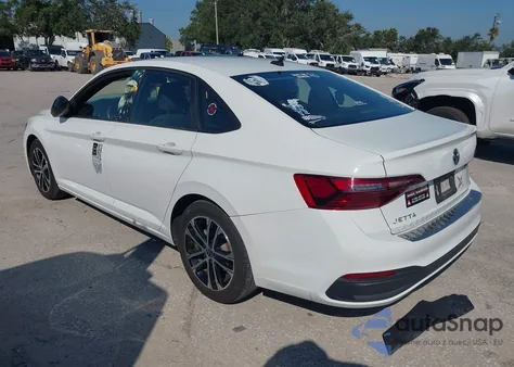 2023 Volkswagen Jetta 1.5T Sport z USA, uszkodzony, nr VIN 3VWAM7BU6PM054103